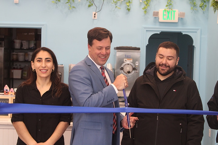 West Side Creamy Cones opens for business in West Springfield