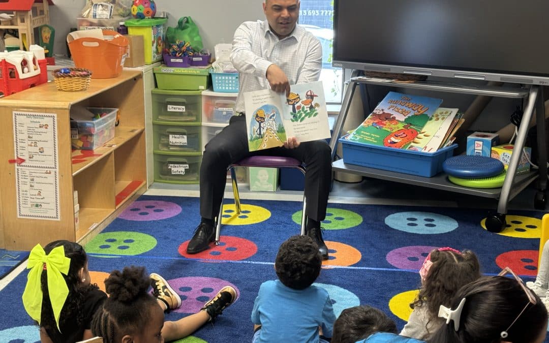 Garcia visits, reads to HCS Head Start students