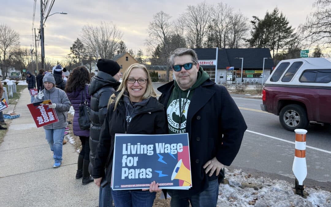 HWEA demonstrates for contract resolution