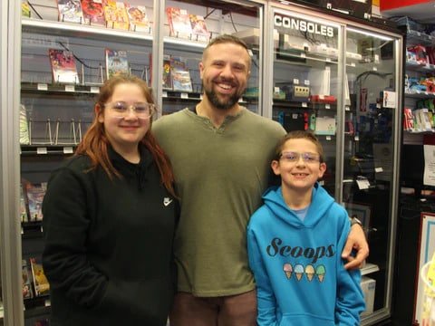 Stateline Video Games returns to Agawam with new location